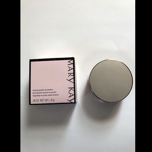Mineral powder foundation